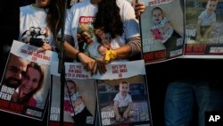 „Би сакале да видиме продолжување на паузата бидејќи она што го овозможи, пред сè, е ослободување на заложниците, враќање дома, повторно обединување со нивните семејства“, рече американскиот државен секретар Антони Блинкен.