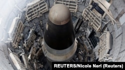 Raketa Titan II - navođeni balistički projektil, jedan od najvećih i najmoćnijih sistema nuklearnog naoružanja
