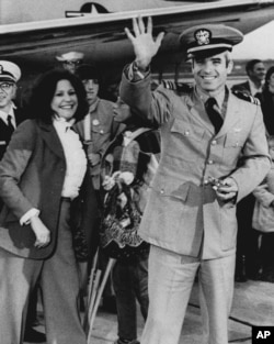 Маккейн повертається з полону, 1973 рік