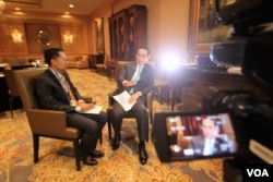 Thai PM Prayuth Chan-ocha speaks with VOA in Washington, DC, March. 31, 2016.