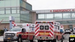 Bolnički centar Kvins u "Jamajki" - četvrti u Kvinsu, u Njujorku (Foto: AP/Mary Altaffer)