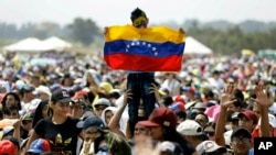 La delegación del país europeo llega a Venezuela a casi un año del fracaso del proceso de diálogo que impulsó Noruega tras el retiro del gobierno en disputa de Nicolás Maduro y los representantes del presidente encargado Juan Guaidó.