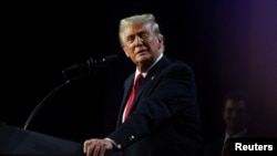 ဖလော်ရီဒါပြည်နယ်၊ West Palm Beach မှ ရွေးကောက်ခံသမ္မတ ဒေါ်နယ်ထရမ့်