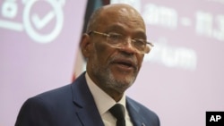 ARCHIVO - El primer ministro de Haití, Ariel Henry, da una conferencia pública en la Universidad Internacional de Estados Unidos (USIU) en Nairobi, Kenia, el 1 de marzo de 2024.