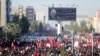 Cientos de personas asistieron este martes al funeral del general Qassem Soleimani en Kerman, su ciudad natal (Foto: Reuters vía Fars News Agency/WANA)
