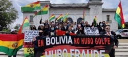Un grupo de bolivianos expresa su apoyo a los legisladores de la oposición en Washington, DC. Foto cortesía bancada de Creemos y Comunidad Ciudadana.