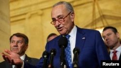 美國參議院多數黨領袖舒默在華盛頓美國國會大廈舉行的人工智慧論壇記者會上致詞。 （2023年9月13日）