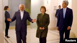 Eron Tashqi ishlar vaziri Javod Zarif, Yevropa Ittifoqi yetakchi diplomati Ketrin Eshton va AQSh Davlat kotibi Jon Kerri, Vena, 20-noyabr, 2014