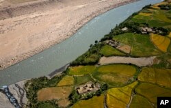 Tojikiston-Afg'oniston chegarasida