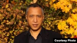 旅法学者、资深政治评论员张伦教授