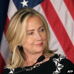 AQSh Davlat departamentining bildirishicha, bosh diplomat Xillari Klinton Yangi Ipak Yo'li loyihasi yuzasidan mintaqa rasmiylari bilan maslahatlashgan