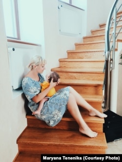 Мар'яна Тененіка з донечкою Елсі