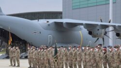 Nemački vojnici ispred Erbasa A400 u Vunstorfu u Nemačkoj.