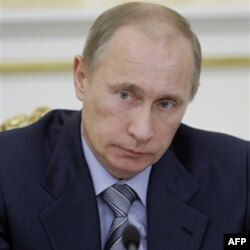 Rossiya Bosh vaziri Vladimir Putin "WikiLeaks" da chiqqan hujjatlarda uning davlat haqida aytilgan gaplarni safsata deb ataydi.