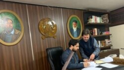 فهیم دشتی فعال رسانه یی از افراد نزدیک به احمد شاه مسعود، فرمانده فقید ضد طالبان، و همکار نزدیک به احمد مسعود،‌ رهبر مقاومت ملی مردم افغانستان،‌به شمار میرفت