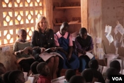 Dr. Jill Biden interacts with students at Nsama Primary School in Zomba District, Malawi, July 19, 2016. (VOA/L. Masina)