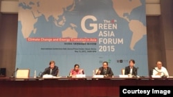 Tuy Sereivathana, country director of Fauna and Flora International Cambodia, speaks at the 4th Green Asia Forum in Korea in 2015. (Courtesy Image)