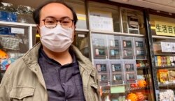 今年7月主动辞职的前屯门区议员 何国豪 表示，当时政府就宣誓”放风“就是要”赶走”民主派区议员，他认为与其要宣誓后被DQ，不如自己主动辞职，对于49名民主派区议员被DQ，他坦言无力感很大 (美国之音汤惠芸)