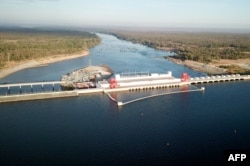 រូបឯកសារ៖ ទិដ្ឋភាពទូទៅនៃទំនប់វារីអគ្គិសនីសេសានក្រោម ២ នៅខេត្តស្ទឹងត្រែង កាលពីថ្ងៃទី ១៧ ខែធ្នូ ឆ្នាំ ២០១៨។