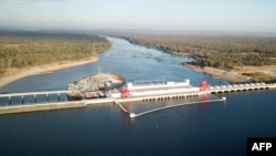 រូបឯកសារ៖ ទិដ្ឋភាព​មើល​ពី​លើ​ទំនប់​វារី​អគ្គិសនី​សេសាន​ក្រោម២​របស់​កម្ពុជា ក្នុង​អំឡុងពេល​នៃ​ពិធី​សម្ពោធ​ក្នុង​ខេត្ត​ស្ទឹងត្រែង កាល​ពី​ថ្ងៃទី១៧ ខែធ្នូ ឆ្នាំ២០១៨។