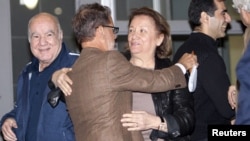 بهرام مکانیک، سمت چپ تصویر پس از آزادی