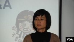 國民教育家長關注組召集人陳惜姿擔心，對中國國情隱惡揚善的教材，會培養出說謊的下一代 (美國之音湯惠芸)