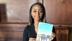 Isha Sasey Dauke Da Littafin Da Ta Rubuta A Taron Tuna 'Yan Matan Chibok