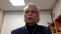 Prof. Teruna Siahaan ketika sedang memberi kuliah secara daring dari Kansas ke Indonesia. Pandemi memungkinkan perkuliahan di mana dosen ada di AS dan mahasiswa di Indonesia. (foto: courtesy)