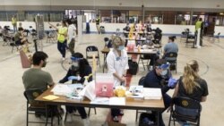 Studenti Univerziteta Kent State dobijaju vakcine protiv Covida-19 u Kentu, Ohio, 8. april 2021.