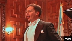 Dmitriy Vargin, Samarqandda tug'ilib, ta'lim olgan opera qo'shiqchisi. 2001-yildan beri Germaniyada ishlab ijod qiladi.