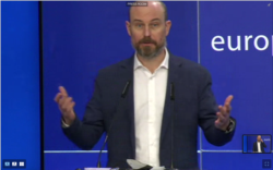 Izvestilac Evropskog parlamenta za Srbiju Vladimir Bilčik na onlajn konferenciji za medije u Evropskom parlamentu, 25. marta 2021. (Foto: VoA, skrinšot)