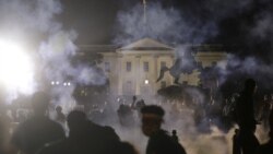 Demonstranti na mitingu ispred Bele kuće zbog ubistva Džordža Flojda, 31. maja 2020.
