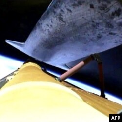 Raketa yonilg'i bakidan ajralmoqda