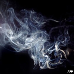 Mutaxassislar chekish ommaviy tus olganida tamaki reklamasini ayblaydi