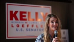 អ្នកស្រី Kelly Loeffler សមាជិកព្រឹទ្ធសភាប្រចាំរដ្ឋ Georgia ខាងគណបក្សសាធារណរដ្ឋ ថ្លែងទៅកាន់អ្នកគាំទ្រក្នុងយុទ្ធនាការស្វែងរកសំឡេងគាំទ្រ នៅទីក្រុង Marietta រដ្ឋ Georgia កាលពីថ្ងៃទី៣១ ខែធ្នូ ឆ្នាំ២០២០។