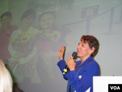 瑞潔：我們把她們當女兒撫養(美國之音方冰拍攝)