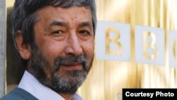 Hamid Ismoilov uzoq yillar "BBC" teleradiokanali o'zbek xizmatini boshqargan.
