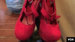 Una de las pocas pertenencias que una de las migrantes transgénero pudo traer consigo a Washington D.C. [Foto: Alejandra Arredondo]