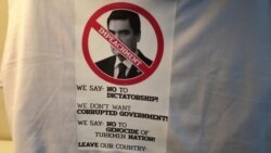 Nyu-Yorkdagi namoyishlardagi plakatlar