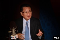 A senior North Korean defector Ri Jong Ho speaks to VOA Korean Service.