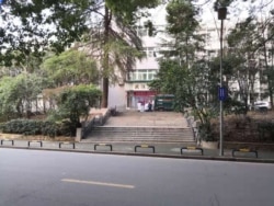 ទិដ្ឋភាព​ស្ងប់ស្ងាត់​នៅ​ក្នុង​និង​ក្បែរ​សាកលវិទ្យាល័យ​វូហាន (Wuhan University) កាល​ពី​ថ្ងៃ​ទី​៣០ ខែ​មករា ឆ្នាំ ២០២០។ (រូបថត​ផ្តល់​ឲ្យ)