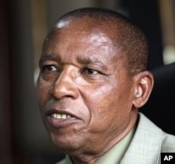 Kenya's Justice Minister Mutula Kilonzo (2010 file photo)