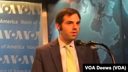 ཨ་རིའི་ཝིལ་སིན་ལྟེ་གནས་ཁང་གི་ཨེ་ཤི་ཡའི་སྡེ་ཚན་གྱི་འགན་འཛིན་མེ་ཁེལ་ཀུ་གྷེལ་མན་