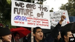 "Biz Amerikaning kelajagimiz",- deydi mana bu muhojir talabalar