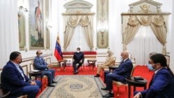 El nuevo gobernador de Barinas, Sergio Garrido, es recibido por el presidente de Venezuela, Nicolás Maduro, en el Palacio de Miraflores de Caracas el 13 de enero de 2022. Foto cortesía de la Prensa Presidencial.