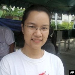 Voter Kamploy says the people are still scared, Bangkok, 25 Jul 2010