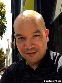 លោក Michael Siv អ្នក​ផលិត និង​ដឹកនាំ​ខ្សែភាពយន្ត​ឯកសារ "Daze of Justice"។ (រូបភាព​ផ្តល់​ឲ្យ​ដោយលោក Michael Siv)