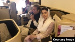 نوازشریف و دخترش مریم نواز، با حکم غیابی محکمه به ده سال و هفت سال زندان محکوم اند.