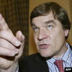 Kimmo Kilyunen, xalqaro komissiya raisi