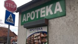 U apotekama u Beogradu i dalje nema zaštitnih maski, iako u RFZO tvrde drugačije, Foto: VOA